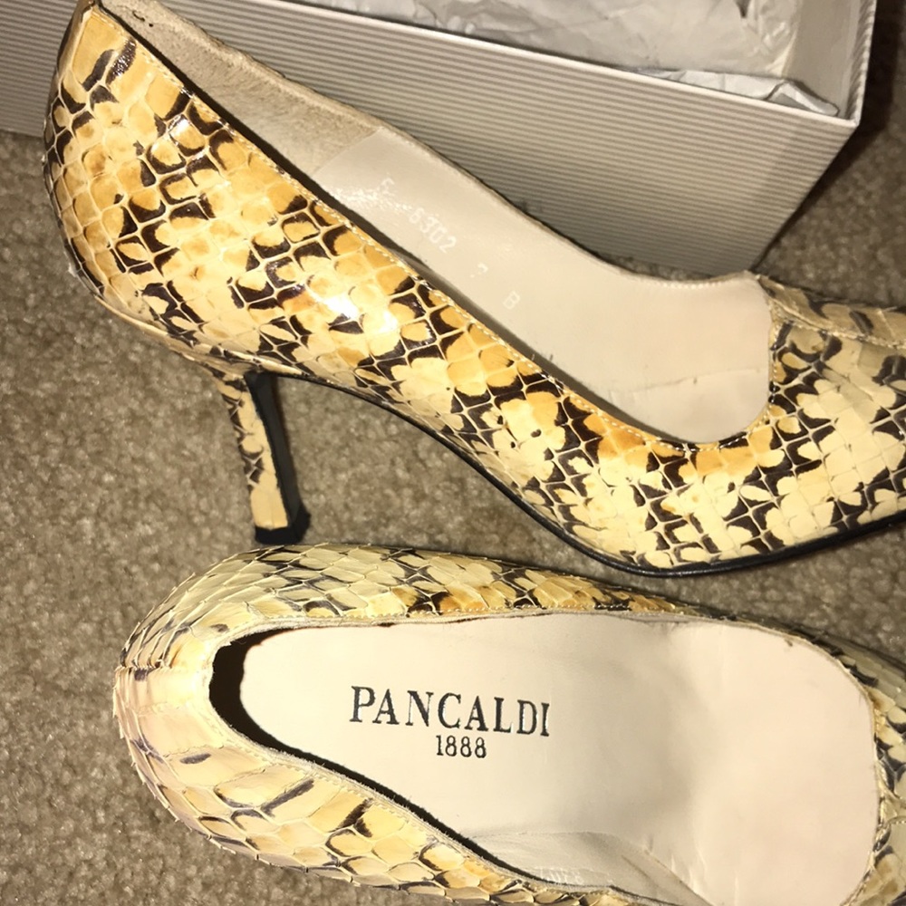 Heels - Picture 4 of 5